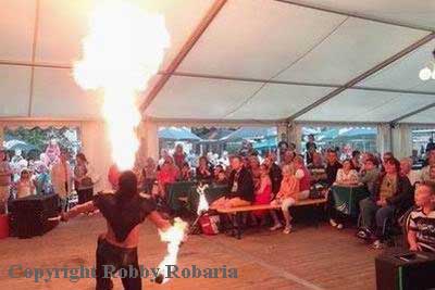 Feuershow im Festzelt