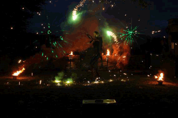 Feuershow und Schlangenshow auf der Trendelburg