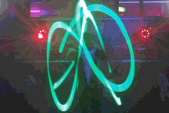 Lichtjonglage in der LED Lasershow
